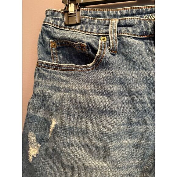 Universal Thread Women's Distressed Denim Shorts Blue Size 8 Casual - Picture 2 of 9